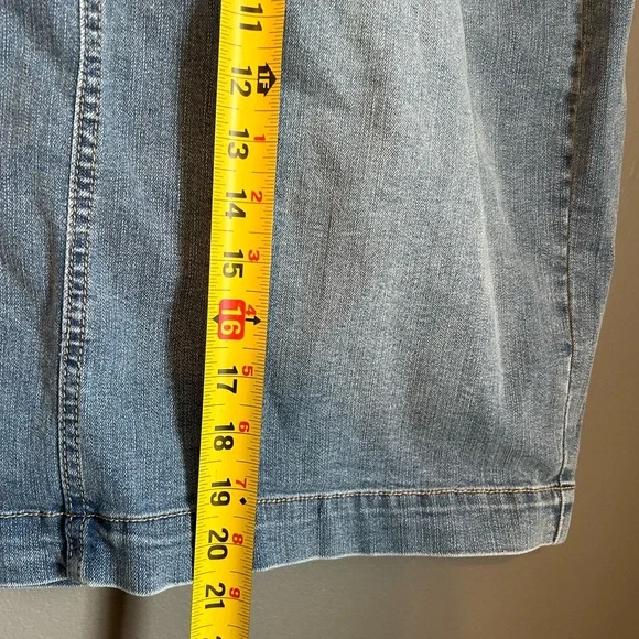 NWT Charter Club Sz 14 Women’s Niagara Wash Light Denim Jean Mini Skirt Ret $49! - Picture 3 of 8